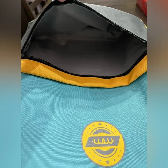 Backpack - Picture 4 of 6